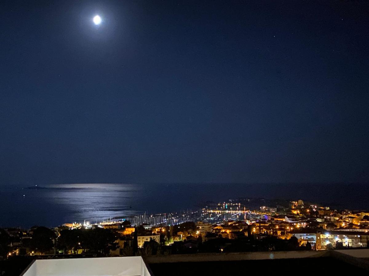 Superbe T2 44M2 - Grande Terrasse Vue Mer Panoramique Exceptionnelle Piscine - Parking Bandol Exteriér fotografie